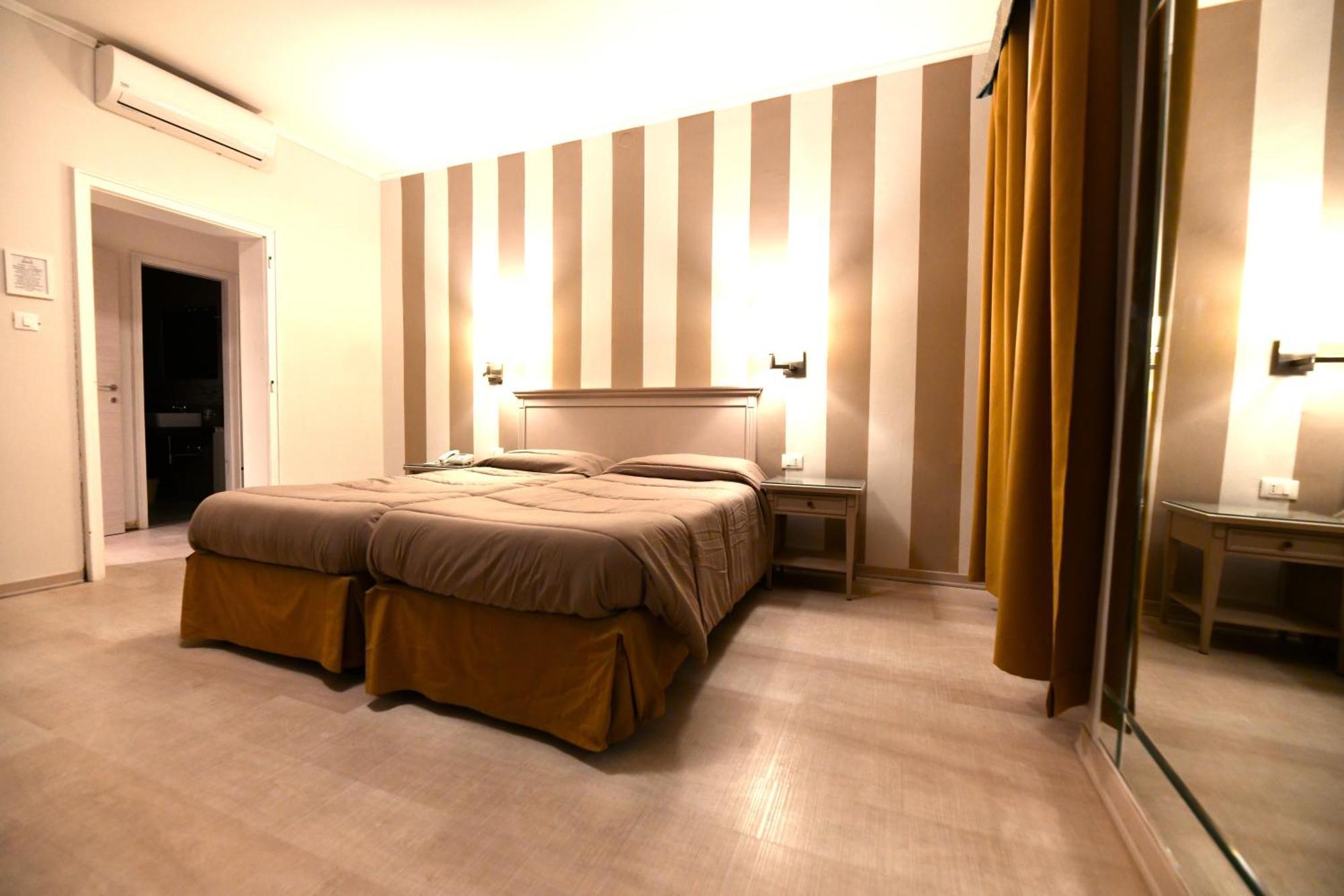 Hotel Bristol Trieste Exterior photo